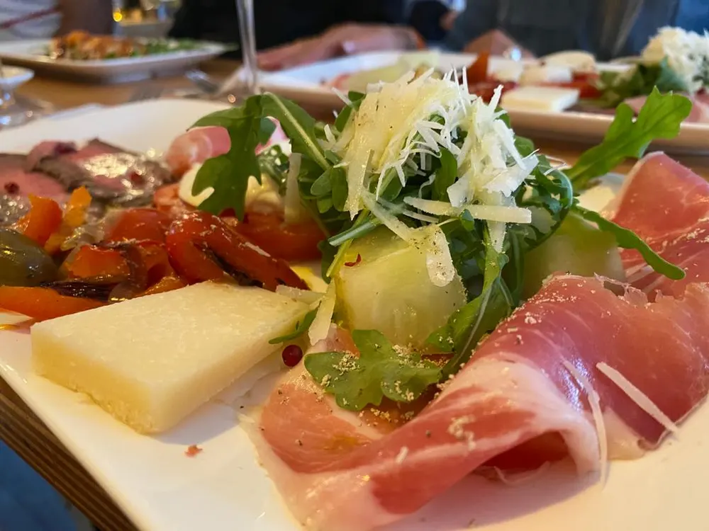 Große Antipasti-Platte