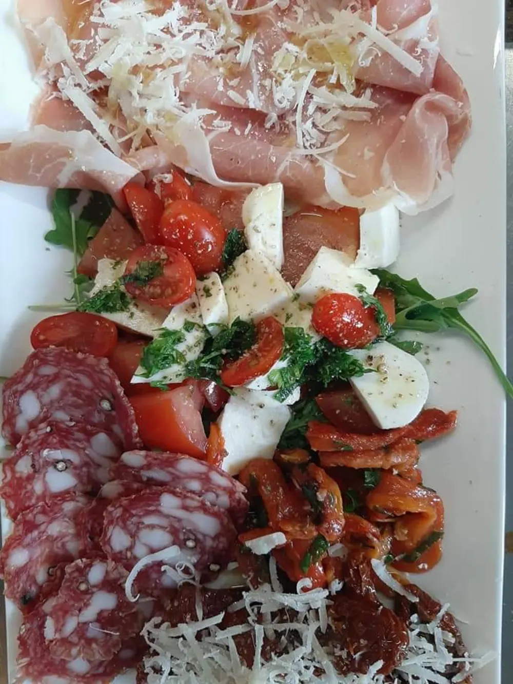 Burrata mit Prosciutto