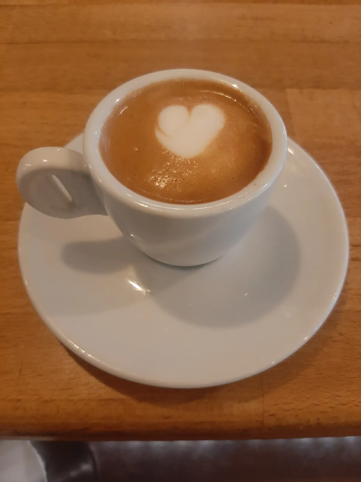 Cappuccino mit Herz-Latte-Art