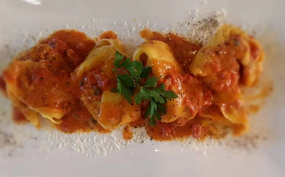 Ravioli in Tomatensauce
