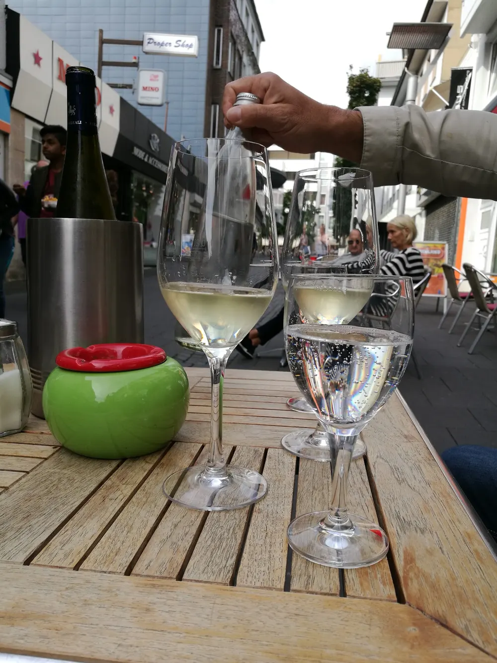 Wein auf der Terrasse