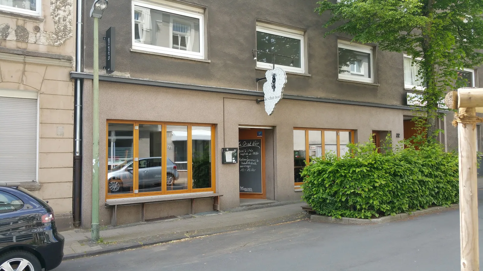 Die Außenfront des Le Chat Noir in Rüttenscheid